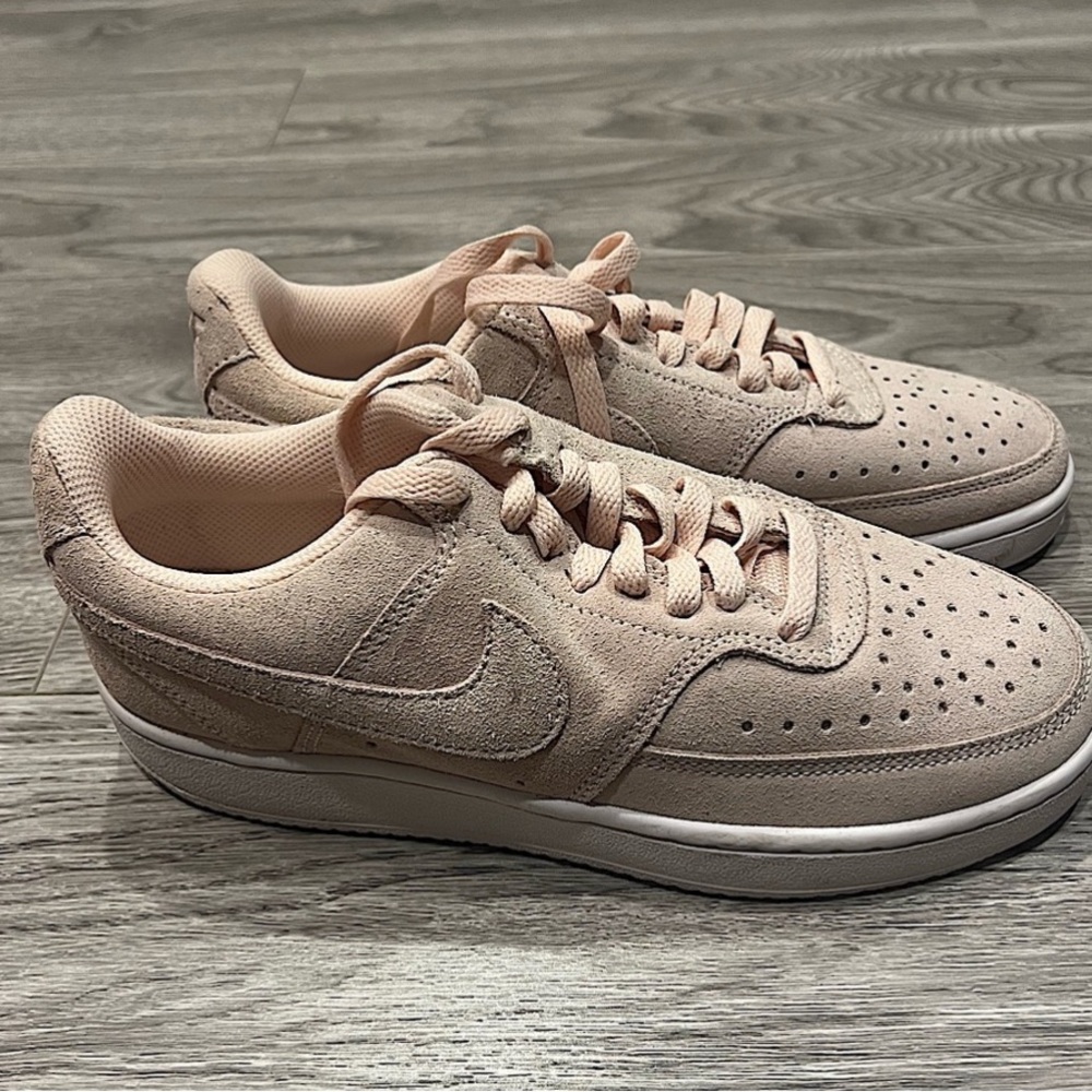 EUC Nike Pink Air Force 1s Low top Size 7